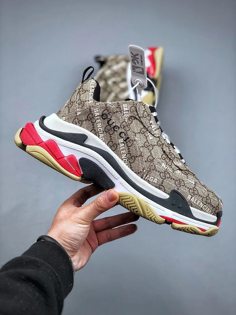 ☆超人気☆グッチ バレンシアガ 偽物 ザ ハッカー プロジェクト Triple S スニーカー 677192ULZ109795